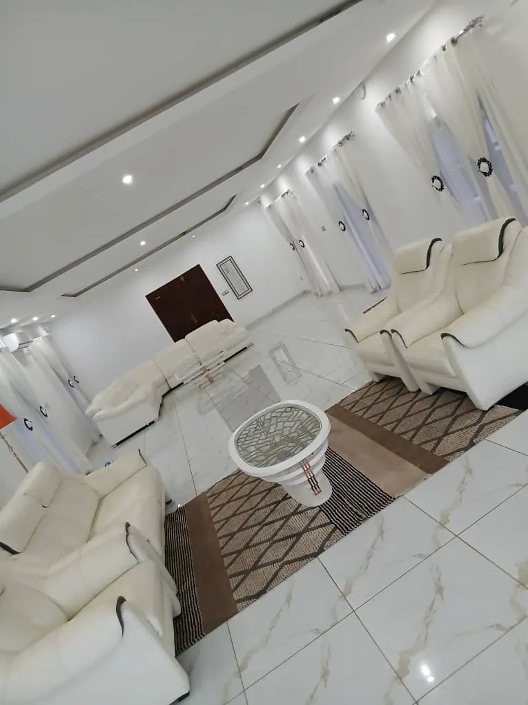 Salon blanc, Dabou